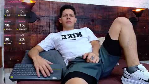 jhosuavega online show from November 8, 2025, 11:03 pm