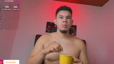 Jhonatan80  online show from October 7, 2025, 7:05 am