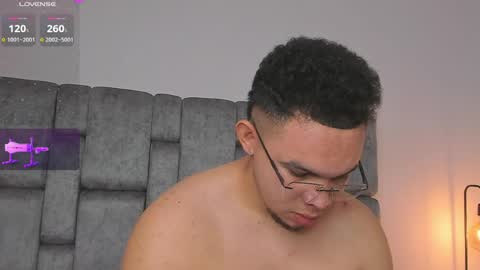 Snapshot of jhotta_foxx chatting on April 1, 2026, 10:05 am Jhonatan80 online show from April 1, 2026, 10:05 am