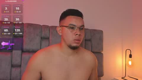 Snapshot of jhotta_foxx chatting on April 11, 2026, 7:02 am Jhonatan80 online show from April 11, 2026, 7:02 am