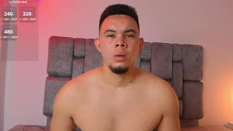 Snapshot of jhotta_foxx chatting on April 17, 2026, 7:00 am Jhonatan80 online show from April 17, 2026, 7:00 am