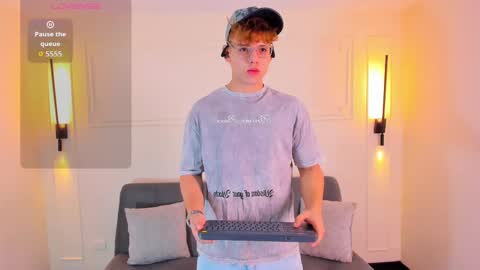 jhoumod_21 online show from September 24, 2025, 10:18 am