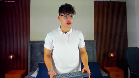 jhoumod_21 online show from November 16, 2025, 3:12 am