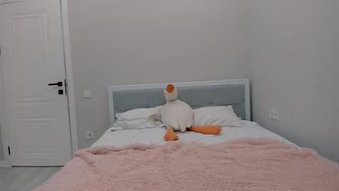 yuna online show from October 12, 2025, 1:54 pm