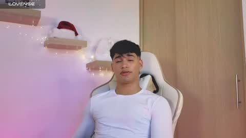 Snapshot of jimmy_leeh_ chatting on December 24, 2024, 12:00 am Jimmy Leeh online show from December 24, 2024, 12:00 am