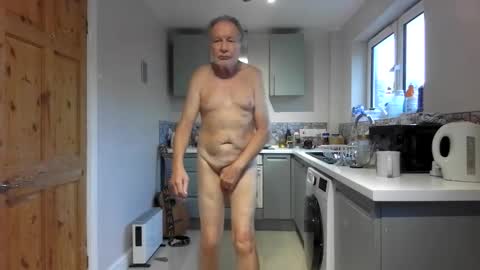 Snapshot of jimmybenido chatting on September 14, 2025, 4:06 pm Jim Redgewell online show from September 14, 2025, 4:06 pm