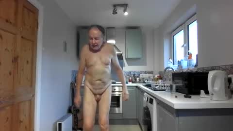 Snapshot of jimmybenido chatting on October 22, 2025, 4:40 pm Jim Redgewell online show from October 22, 2025, 4:40 pm