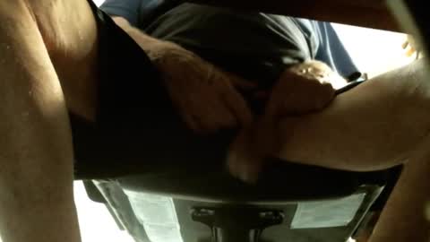 jimwellhung online show from October 9, 2025, 3:26 am