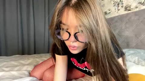 Jinny online show from October 17, 2025, 6:32 pm