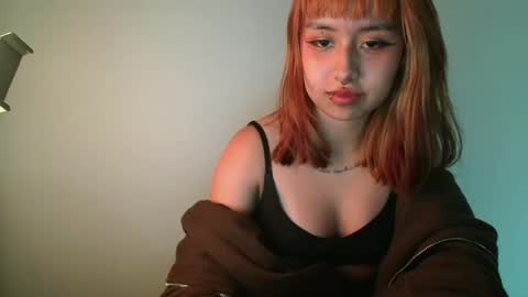 Minaa  online show from November 27, 2025, 5:20 am