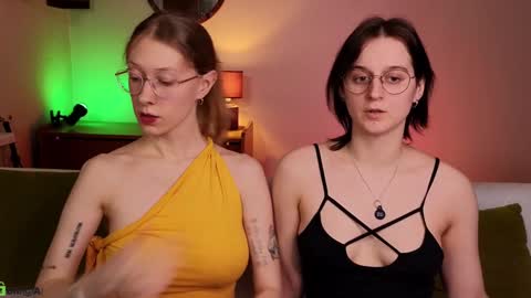 Snapshot of jitoon_exe chatting on February 2, 2025, 5:48 pm Hey Guys We are Julia ginger  Tina brunette online show from February 2, 2025, 5:48 pm