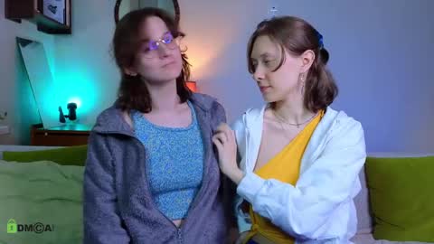 Hey Guys We are Julia ginger  Tina brunette online show from May 31, 2026, 8:32 pm