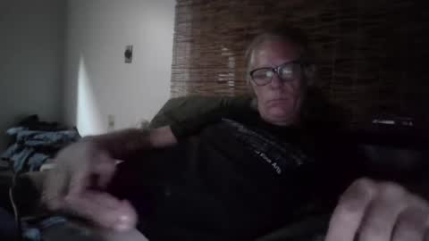 Snapshot of jizzmitten5 chatting on September 19, 2025, 2:02 am jizzmitten5 online show from September 19, 2025, 2:02 am