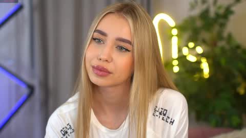 Jenny online show from April 5, 2026, 8:22 am