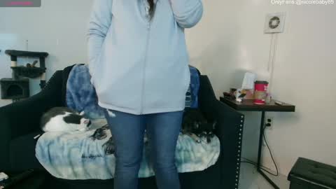 Snapshot of jjjust4fun1985 chatting on December 24, 2024, 12:11 am Nicole Allen online show from December 24, 2024, 12:11 am