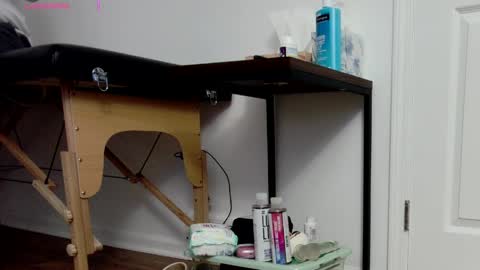 Nicole  Allen online show from April 2, 2026, 11:57 pm