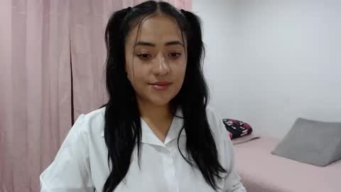 Snapshot of jjulietha95 chatting on February 18, 2025, 12:48 am Julieta online show from February 18, 2025, 12:48 am