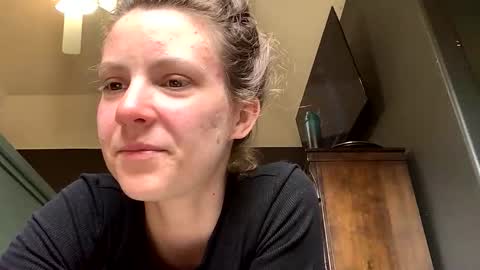 jlynn1997 online show from February 10, 2026, 5:06 pm