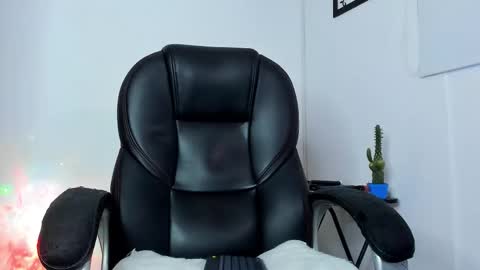 IGJmortton online show from November 1, 2025, 11:01 am