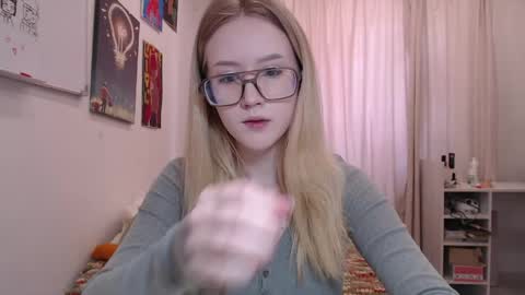 joan_kiss online show from May 31, 2026, 7:48 am