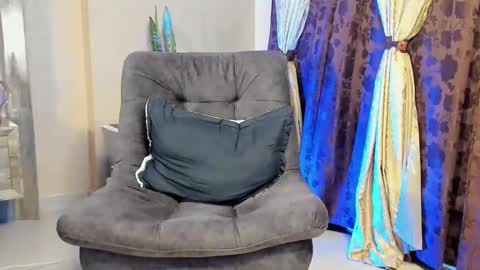 JOAN SAENZ online show from February 24, 2025, 1:13 am