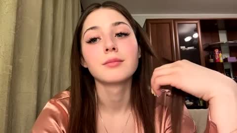 Adel online show from April 2, 2026, 7:44 pm