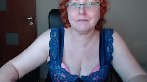 Snapshot of joannaandneighbour chatting on December 12, 2024, 1:06 pm Joanna and Greg online show from December 12, 2024, 1:06 pm