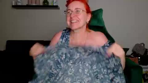 Snapshot of joannaandneighbour chatting on July 6, 2026, 3:03 pm Joanna and Greg online show from July 6, 2026, 3:03 pm