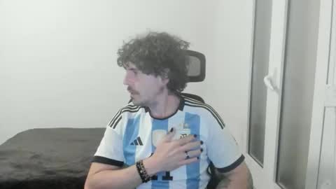 Snapshot of joaquin420_hot chatting on February 20, 2026, 5:37 am joaquin420_hot online show from February 20, 2026, 5:37 am