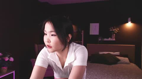 Amina online show from February 1, 2025, 3:28 pm