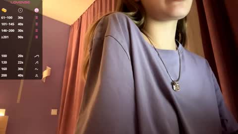 Lina online show from October 3, 2025, 11:51 am