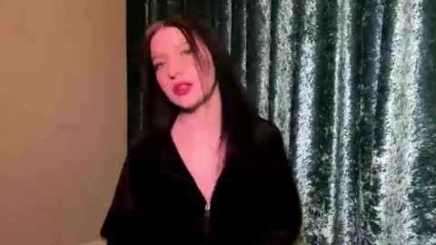 Sarah online show from March 12, 2026, 4:02 pm