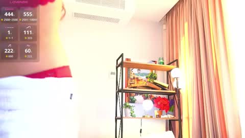 Nicole online show from February 5, 2026, 4:28 am