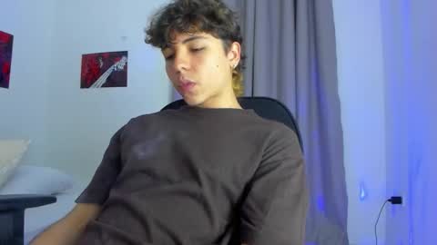 Snapshot of joe23___ chatting on October 7, 2025, 1:47 am Joe online show from October 7, 2025, 1:47 am