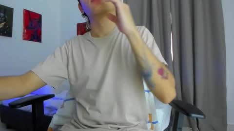 Snapshot of joe23___ chatting on October 17, 2025, 8:33 pm Joe online show from October 17, 2025, 8:33 pm