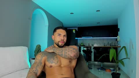 joe_esthetic online show from January 24, 2025, 1:03 am