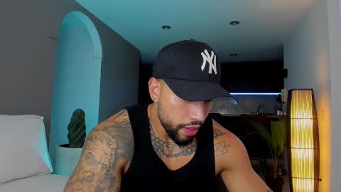 joe_esthetic online show from February 18, 2025, 11:19 pm