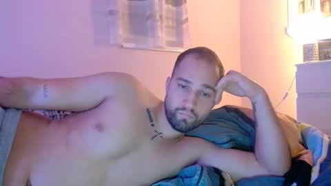 Snapshot of joel044 chatting on November 17, 2025, 3:29 pm joel044 online show from November 17, 2025, 3:29 pm