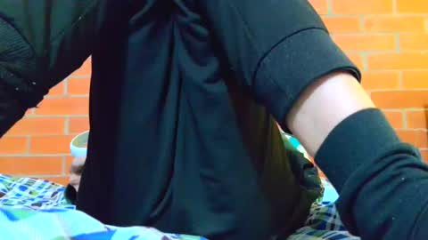 Snapshot of johan70nsexy chatting on June 17, 2026, 5:36 pm johan70nsexy online show from June 17, 2026, 5:36 pm