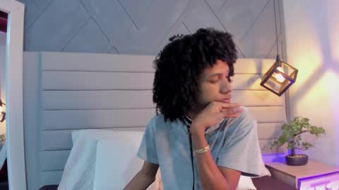 Johan  online show from November 26, 2025, 11:44 am