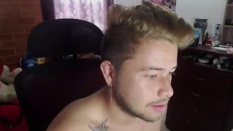 Snapshot of johanleonsweetboy chatting on October 29, 2025, 2:30 pm JOHAN independient model online show from October 29, 2025, 2:30 pm