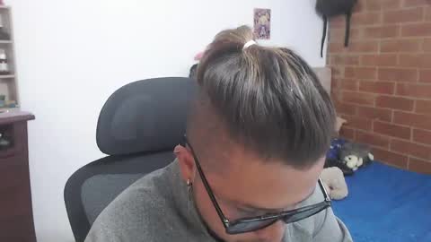 Snapshot of johanleonsweetboy chatting on May 26, 2026, 2:02 pm JOHAN independient model online show from May 26, 2026, 2:02 pm