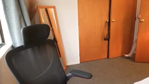 john_bear1 online show from April 6, 2026, 5:30 am