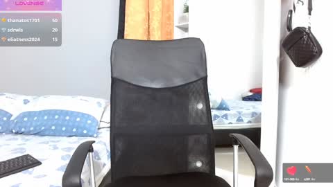 Snapshot of john_ssnow29 chatting on December 6, 2024, 9:13 pm john_ssnow29 online show from December 6, 2024, 9:13 pm