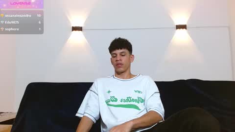 Snapshot of john_ssnow29 chatting on September 25, 2025, 1:09 am john_ssnow29 online show from September 25, 2025, 1:09 am