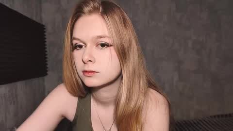 Snapshot of johnettebrackbill chatting on March 31, 2026, 7:31 am SofiaOweenss online show from March 31, 2026, 7:31 am