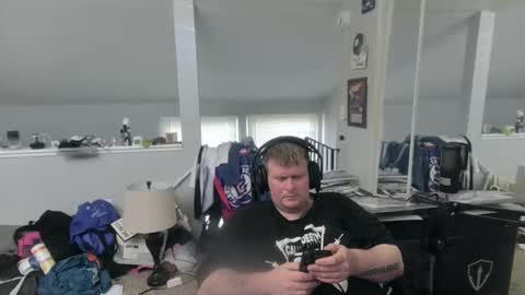 johnfernandez784 online show from May 29, 2026, 1:42 pm