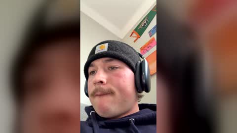 Snapshot of johnladdner chatting on February 19, 2026, 11:12 pm johnladdner online show from February 19, 2026, 11:12 pm