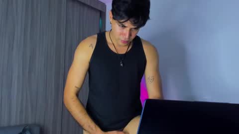 johnny_bravo777 online show from February 6, 2025, 6:29 am