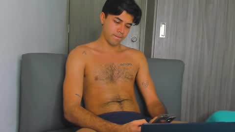 johnny_bravo777 online show from February 27, 2025, 5:02 am